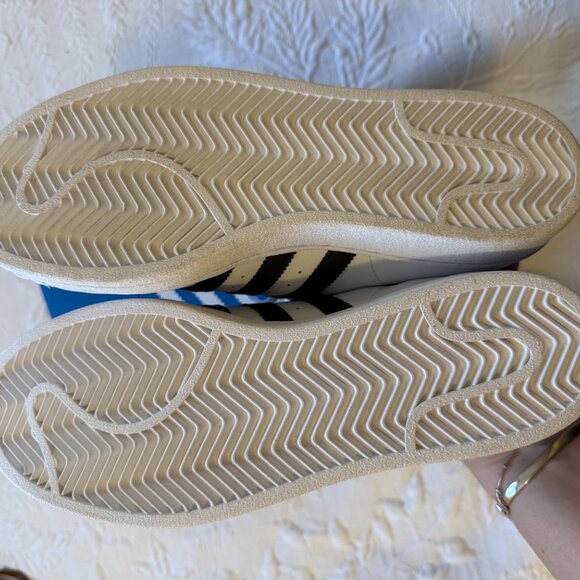 Adidas Superstar White and Black Sneakers - Kids Size 6 - Picture 3 of 5